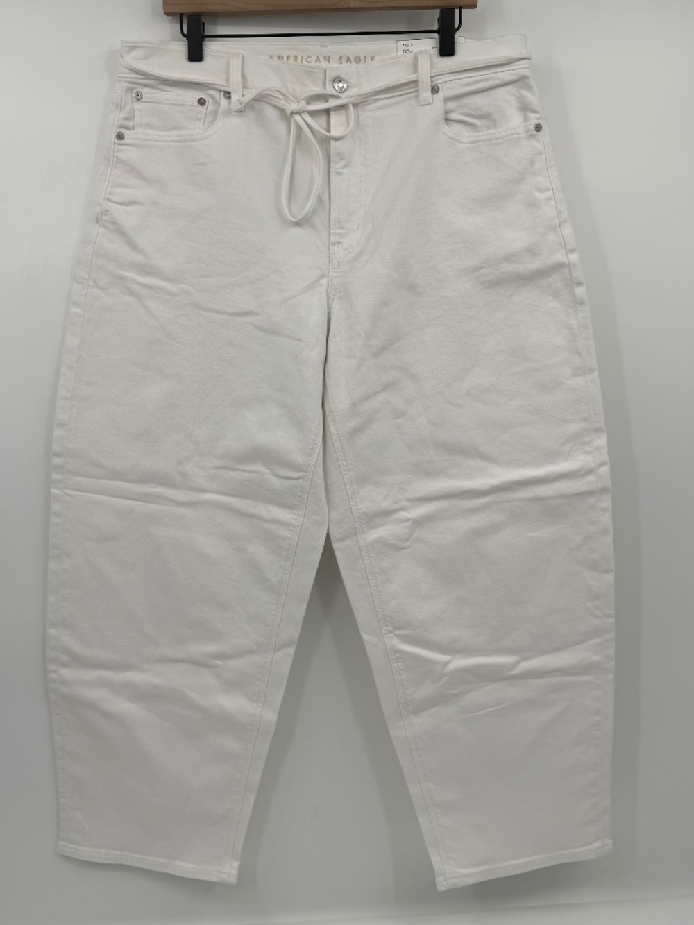 American Eagle Barrel Jeans Women 14 NEW White Stretch Denim Mid Rise Tie Belt